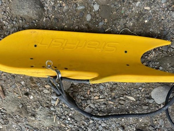 Sonar de barrido lateral StarFish 452F con su cable